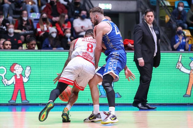 Callison Charles,(s. Oliver Wuerzburg), Ponitka Marcel,(Fraport Skyliners, 42), , GER,Basketball, BBL, Fraport Skyliners gegen Niners Chemnitz,27.12.2021, Frankfurt Copyright: xEibner-Pressefoto UlrichxScherbax EP_usm