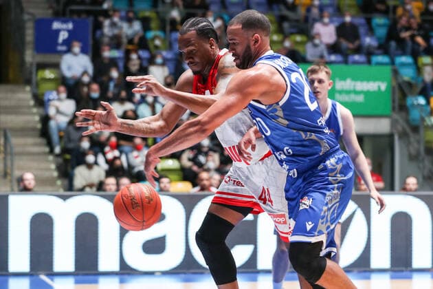 Buford William,(s. Oliver Wuerzburg), Moore Rasheed,(Fraport Skyliners, 20), , GER,Basketball, BBL, Fraport Skyliners gegen Niners Chemnitz,27.12.2021, Frankfurt Copyright: xEibner-Pressefoto UlrichxScherbax EP_usm