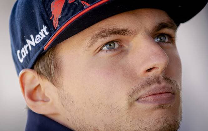 SAKHIR - Max Verstappen talks to the press ahead of the Bahrain F1 Grand Prix at the Bahrain International Circuit. ANP ROBIN VAN LONKHUIJSEN F1 Grand Prix of Bahrain 2022 xVIxANPxSportx xxANPxIVx