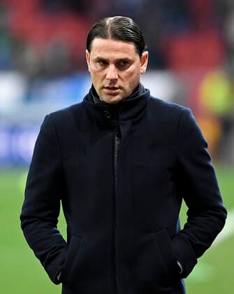 17.03.2022, Leverkusen, Deutschland, BayArena, Bayer 04 Leverkusen vs. Atalanta Bergamo - UEFA Europa League - Achtelfinale, Trainer Gerardo Seoane (Bayer 04 Leverkusen) schaut (Foto Ralf Treese) Leverkusen BayArena Nordrhein-Westfalen Deutschland