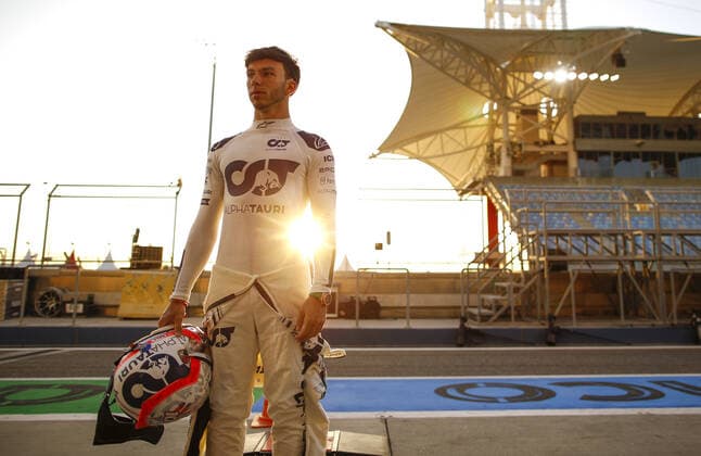 GASLY Pierre (fra), Scuderia AlphaTauri AT03, portrait during the Formula 1 Gulf Air Bahrain Grand Prix 2022, 1st round of the 2022 FIA Formula One World Championship, WM, Weltmeisterschaft on the Bahrain International Circuit, from March 18 to 20, 2022 in Sakhir, Bahrain - F1 - BAHRAIN GRAND PRIX 2022 DPPI Panoramic  00122004_F12022GP01BRN_JK265195