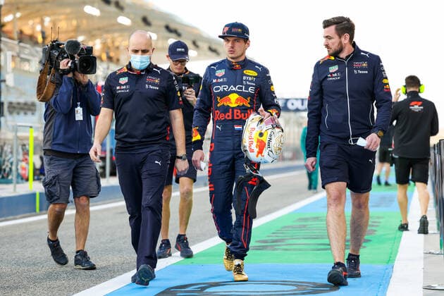 VERSTAPPEN Max (ned), Red Bull Racing RB18, portrait during the Formula 1 Gulf Air Bahrain Grand Prix 2022, 1st round of the 2022 FIA Formula One World Championship, WM, Weltmeisterschaft on the Bahrain International Circuit, from March 18 to 20, 2022 in Sakhir, Bahrain - F1 - BAHRAIN GRAND PRIX 2022 DPPI Panoramic  20220317_GOOD5550