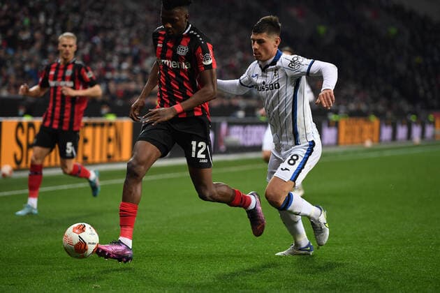 Leverkusen, Germany - 17 March 2022: Edmond Tapsoba vs Ruslan Malinovskyi. The match of UEFA Europa League Bayer Leverkusen vs Atalanta Bergamo Copyright: xVITALIIxKLIUIEVx