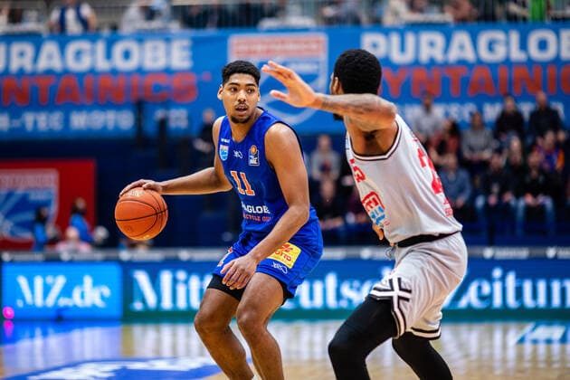 BB-1BL Syntainics MBC - JobStairs Giessen 46er Kostja Mushidi (Syntainics MBC) waehrend der Begegnung Saison 2021-2022 (Herren) in der EasyCredit Bundesliga zwischen Syntainics MBC und JobStairs Giessen 46er in der Stadthalle Weissenfels am 17. March 2022 in Weissenfels, Sachsen Anhalt, Deutschland