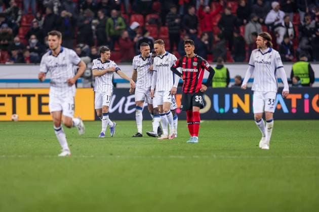17.03.2022, Fussball, Saison 2021 2022, UEFA Europa League, Achtelfinale, Rückspiel, Runde 2 2, Bayer Leverkusen - Atalanta Bergamo, Die Spieler von Atalanta Bergamo bejubeln das Tor zum 0:1 durch Jeremie Boga (Atalanta Bergamo), Foto: Dennis Ewert RHR-FOTO xRHR-FOTO DEx