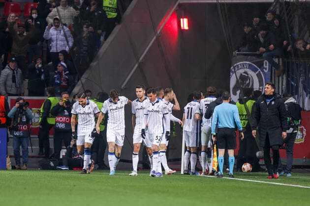 17.03.2022, Fussball, Saison 2021 2022, UEFA Europa League, Achtelfinale, Rückspiel, Runde 2 2, Bayer Leverkusen - Atalanta Bergamo, Die Spieler von Atalanta Bergamo bejubeln das Tor zum 0:1 durch Jeremie Boga (Atalanta Bergamo), Foto: Dennis Ewert RHR-FOTO xRHR-FOTO DEx