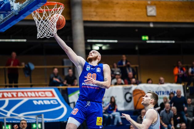 BB-1BL Syntainics MBC - JobStairs Giessen 46er Reggie Upshaw (Syntainics MBC) waehrend der Begegnung Saison 2021-2022 (Herren) in der EasyCredit Bundesliga zwischen Syntainics MBC und JobStairs Giessen 46er in der Stadthalle Weissenfels am 17. March 2022 in Weissenfels, Sachsen Anhalt, Deutschland