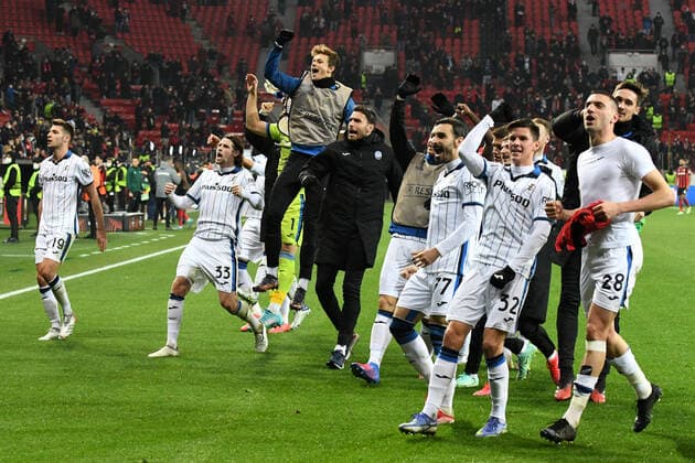 Ausgelassener Jubel der Spieler von Atalanta Bergamo nach dem Sieg. 17.03.2022, Fussball, Europaleague, Bayer 04 Leverkusen vs Atalanta Bergamo UEFA REGULATIONS PROHIBIT ANY USE OF PHOTOGRAPHS AS IMAGE SEQUENCES AND OR QUASI-VIDEO 17.03.2022, Fussball, Europaleague, Bayer 04 Leverkusen vs Atalanta Bergamo Leverkusen Copyright: xEibner-Pressefotox