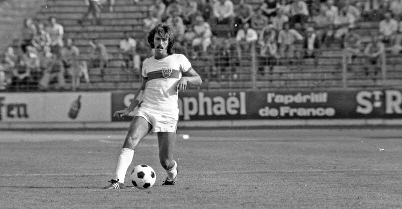 15.09.73 VfB Stuttgart - 1. FC Kaiserslautern Deutschland, Stuttgart, 15.09.1973, Fussball, Bundesliga, VfB Stuttgart - 1. FC Kaiserslautern (3:4): Roland Mall (VfB Stuttgart). *** 15 09 73 VfB Stuttgart 1 FC Kaiserslautern Germany, Stuttgart, 15 09 1973, Football, Bundesliga, VfB Stuttgart 1 FC Kaiserslautern 3 4 Roland Mall VfB Stuttgart