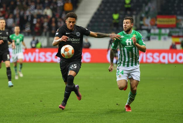 17.03.2022, Fussball UEFA Europa League, Eintracht Frankfurt - Real Betis Sevilla, emonline, emspor, v.l., Lucas Silva Melo Tuta (Eintracht Frankfurt), Aitor Ruibal (Real Betis Sevilla) DFL DFB REGULATIONS PROHIBIT ANY USE OF PHOTOGRAPHS AS IMAGE SEQUENCES AND OR QUASI-VIDEO. xdcx Copyright: HMBxMedia
