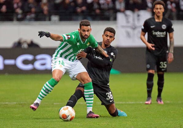 17.03.2022, xovx, Fußball UEFA Europa League, Eintracht Frankfurt - Betis Sevilla v.l. Willan Jose (Real Betis Sevilla), Ansgar Knauff (Eintracht Frankfurt), Tuta (Eintracht Frankfurt) emspor Frankfurt