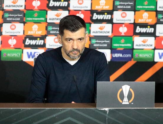 March 17, 2022, Lyon, France: Coach Sergio Conceicao of Fc Porto at the press conference, PK, Pressekonferenz at the end of the the UEFA Europa League, Round of 16, 2nd leg football match between Olympique Lyonnais (Lyon) and FC Porto on March 17, 2022 at Groupama stadium in Decines-Charpieu near Lyon, France. football Europa League match - Olympique Lyonnais vs FC Porto, Lyon, France  - ZUMAl164 20220317_zsa_l164_157 Copyright: xNderimxKacelix