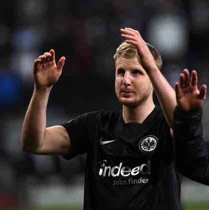 Martin Hinteregger fotografiert am 17.3.22 in Frankfurt beim Fußball Europa League Spiel Eintracht Frankfurt gegen Betis Sevilla. (DFL DFB REGULATIONS PROHIBIT ANY USE OF PHOTOGRAPHS as IMAGE SEQUENCES and or QUASI-VIDEO)