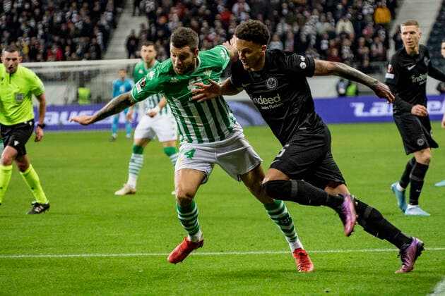 UEFA Europa League, Eintracht Frankfurt vs. Real Betis Sevilla, Frankfurt, Deutsche Bank Park, 17.3.2022 Aitor Ruibal (Real Betis Sevilla 24) & Tuta (Eintracht Frankfurt 35), Eintracht Frankfurt vs. Real Betis Sevilla, Frankfurt, Deutsche Bank Park, 17.3.2022 Copyright: xBEAUTIFULxSPORTS Gawlikx