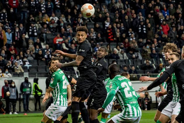 UEFA Europa League, Eintracht Frankfurt vs. Real Betis Sevilla, Frankfurt, Deutsche Bank Park, 17.3.2022 Tuta (Eintracht Frankfurt 35) & Youssouf Sabaly (Real Betis Sevilla 23), Eintracht Frankfurt vs. Real Betis Sevilla, Frankfurt, Deutsche Bank Park, 18.3.2022 Copyright: xBEAUTIFULxSPORTS Gawlikx