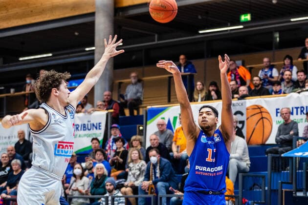 BB-1BL Syntainics MBC - JobStairs Giessen 46er Kostja Mushidi (Syntainics MBC) waehrend der Begegnung Saison 2021-2022 (Herren) in der EasyCredit Bundesliga zwischen Syntainics MBC und JobStairs Giessen 46er in der Stadthalle Weissenfels am 17. March 2022 in Weissenfels, Sachsen Anhalt, Deutschland