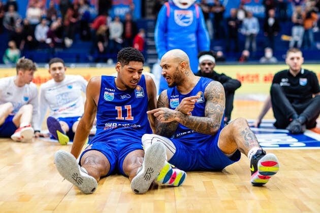 BB-1BL Syntainics MBC - JobStairs Giessen 46er Kostja Mushidi (Syntainics MBC) und Sergio Kerusch (Syntainics MBC) waehrend der Begegnung Saison 2021-2022 (Herren) in der EasyCredit Bundesliga zwischen Syntainics MBC und JobStairs Giessen 46er in der Stadthalle Weissenfels am 17. March 2022 in Weissenfels, Sachsen Anhalt, Deutschland