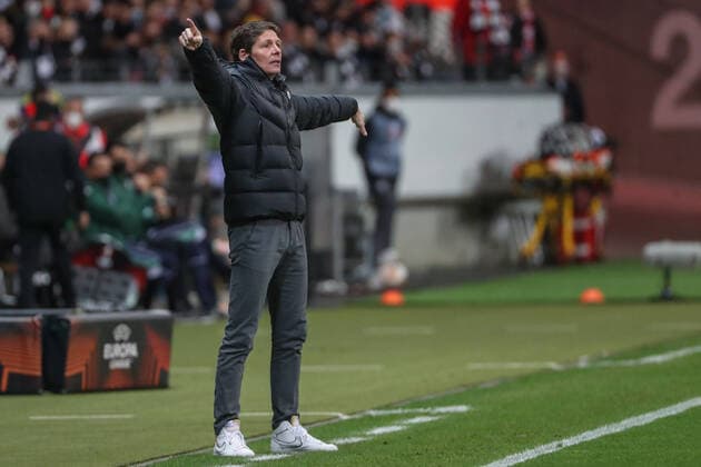 Europa League - Achtelfinale - Eintracht Frankfurt - Real Betis Sevilla am 17.03.2022 im Deutsche Bank Park in Frankfurt Trainer Oliver Glasner (Frankfurt) gibt lautstark Anweisungen