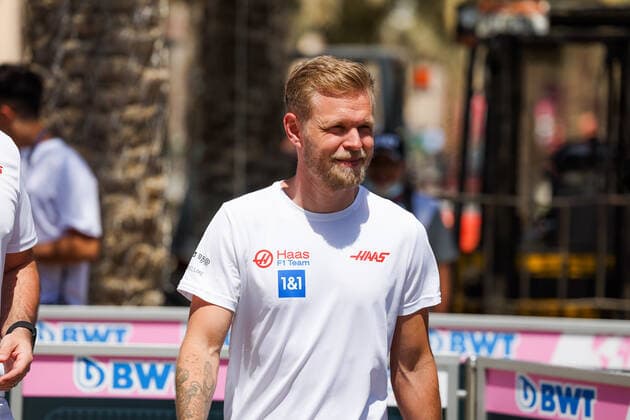MAGNUSSEN Kevin (den), Haas F1 Team VF-22 Ferrari, portrait during the Formula 1 Gulf Air Bahrain Grand Prix 2022, 1st round of the 2022 FIA Formula One World Championship, WM, Weltmeisterschaft on the Bahrain International Circuit, from March 18 to 20, 2022 in Sakhir, Bahrain - F1 - BAHRAIN GRAND PRIX 2022 DPPI Panoramic  20220318_GOOD5820