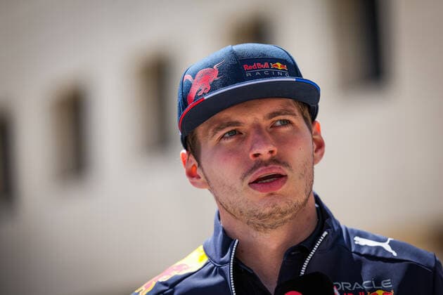 VERSTAPPEN Max (ned), Red Bull Racing RB18, portrait during the Formula 1 Gulf Air Bahrain Grand Prix 2022, 1st round of the 2022 FIA Formula One World Championship, WM, Weltmeisterschaft on the Bahrain International Circuit, from March 18 to 20, 2022 in Sakhir, Bahrain - F1 - BAHRAIN GRAND PRIX 2022 DPPI Panoramic  20220318_GOOD5931