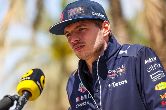 VERSTAPPEN Max (ned), Red Bull Racing RB18, portrait during the Formula 1 Gulf Air Bahrain Grand Prix 2022, 1st round of the 2022 FIA Formula One World Championship, WM, Weltmeisterschaft on the Bahrain International Circuit, from March 18 to 20, 2022 in Sakhir, Bahrain - F1 - BAHRAIN GRAND PRIX 2022 DPPI Panoramic  20220318_GOOD5965