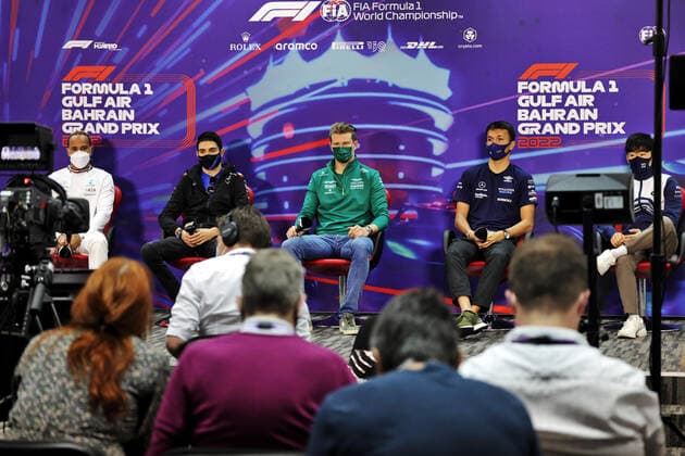 HAMILTON Lewis (gbr), Mercedes AMG F1 Team W13, portrait OCON Esteban (fra), Alpine F1 Team A522, portrait HULKENBERG Nico (ger), Reserve Driver of Aston Martin F1 Team, portrait ALBON Alexander (tha), Williams Racing FW44, portrait TSUNODA Yuki (jap), Scuderia AlphaTauri AT03, portrait press conference, PK, Pressekonferenz during the Formula 1 Gulf Air Bahrain Grand Prix 2022, 1st round of the 2022 FIA Formula One World Championship, WM, Weltmeisterschaft on the Bahrain International Circuit, from March 18 to 20, 2022 in Sakhir, Bahrain - F1 - BAHRAIN GRAND PRIX 2022 DPPI Panoramic PressCon2ED_076