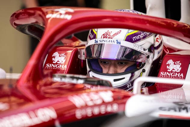 ZHOU Guanyu (chi), Alfa Romeo F1 Team ORLEN C42, portrait during the Formula 1 Gulf Air Bahrain Grand Prix 2022, 1st round of the 2022 FIA Formula One World Championship, WM, Weltmeisterschaft on the Bahrain International Circuit, from March 18 to 20, 2022 in Sakhir, Bahrain - F1 - BAHRAIN GRAND PRIX 2022 DPPI Panoramic  _R5_9056