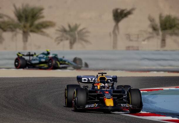 BAHRAIN - Max Verstappen (1) with the Oracle Red Bull Racing RB18 Honda on track during practice 1 ahead of the Bahrain F1 Grand Prix at the Bahrain International Circuit on March 18, 2021 in Bahrain, Bahrain. ANP ROBIN VAN LONKHUIJSEN F1 Grand Prix of Bahrain - Practice 1 and 2 2022 xVIxANPxSportx xxANPxIVx