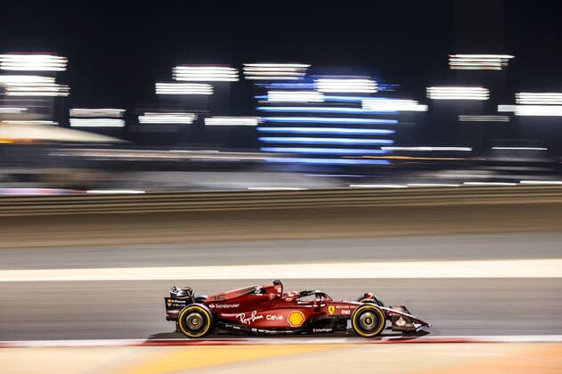 16 LECLERC Charles (mco), Scuderia Ferrari F1-75, action during the Formula 1 Gulf Air Bahrain Grand Prix 2022, 1st round of the 2022 FIA Formula One World Championship, WM, Weltmeisterschaft on the Bahrain International Circuit, from March 18 to 20, 2022 in Sakhir, Bahrain - F1 - BAHRAIN GRAND PRIX 2022 DPPI Panoramic  _R5_9541