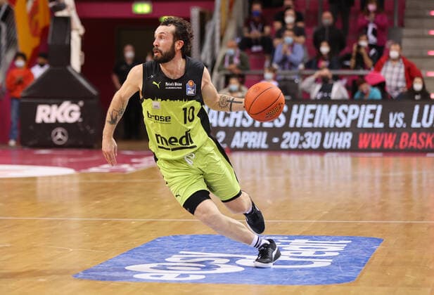 Bonn, Deutschland 18.03.2022, Telekom Dome, Basketball Bundesliga, 26. Spieltag, BBL, Telekom Baskets Bonn vs Medi Bayreuth, Bastian Doreth (Bayreuth) in Aktion.