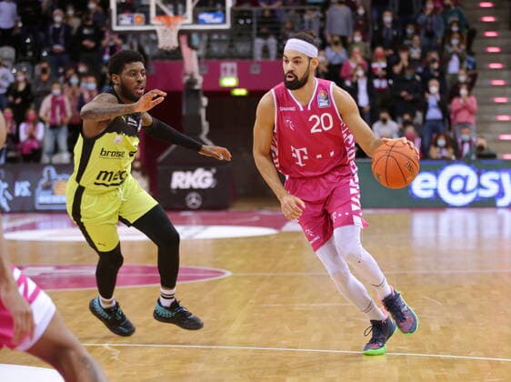 Jeremy Morgan Telekom Baskets Bonn vs. medi bayreuth easyCredit BBL 1. Bundesliga , Saison 2021 2022 , Hauptrunde 26. Spieltag