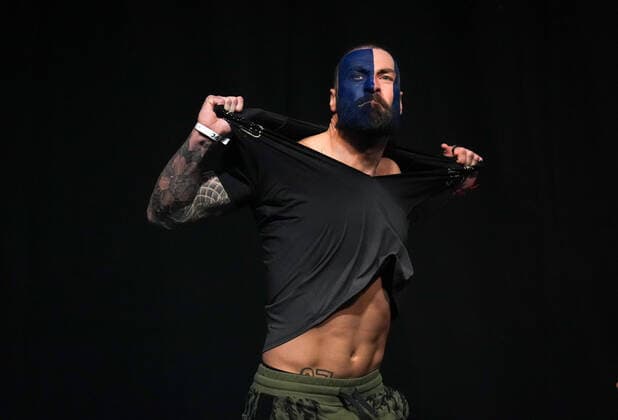 Bilder des Jahres 2022, Sport 03 M?rz Sport Themen der Woche KW11 Sport Bilder des Tages Paul Craig of Scotland rips off his shirt during the UFC London Ceremonial weigh-ins at the O2, London, England on the 18 March 2022. Copyright: xAndyxRowlandx PMI-4841-0007