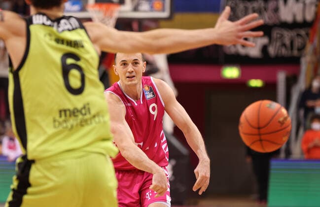 Bonn, Deutschland 18.03.2022, Telekom Dome, Basketball Bundesliga, 26. Spieltag, BBL, Telekom Baskets Bonn vs Medi Bayreuth, Karsten Tadda (Bonn)