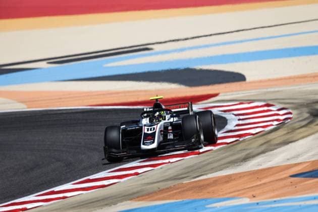 10 Pourchaire ThÃ o (fra), ART Grand Prix, Dallara F2, action during the 1st round of the 2022 FIA Formula 2 Championship from March 18 to 20, 2022 on the Bahrain International Circuit, in Sakhir, Bahrain - AUTO - FORMULA 2 2022 - BAHRAIN DPPI Panoramic  BAH_GP_DL-7619