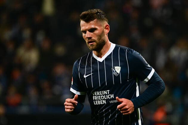 Eduard Löwen 38 (Vfl Bochum), VfL Bochum vs. Borussia Moenchengladbach, 1. Bundesliga, 27. Spieltag, 18.03.2022 DFB regulations prohibit any use of photographs as image sequences and or quasi-video *** Eduard Löwen 38 Vfl Bochum , VfL Bochum vs Borussia Moenchengladbach, 1 Bundesliga, 27 Spieltag, 18 03 2022 DFB regulations prohibit any use of photographs as image sequences and or quasi video Copyright: xkolbert-press MarcxNiemeyerx