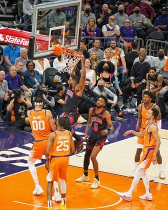 Phoenix, Arizona, March 18th 2022: Tristan Thompson ( 3 Chicago Bulls) dunks during the National Basketball Association game between the Chicago Bulls and the Phoenix Suns at Footprint Center in Phoenix, Arizona. Edwin Rodriguez SPP Chicago Bulls v Phoenix Suns - NBA, Basketball Herren, USA - Footprint Center 