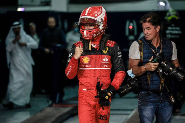 LECLERC Charles (mco), Scuderia Ferrari F1-75, portrait celebrates his pole position during the Formula 1 Gulf Air Bahrain Grand Prix 2022, 1st round of the 2022 FIA Formula One World Championship, WM, Weltmeisterschaft on the Bahrain International Circuit, from March 18 to 20, 2022 in Sakhir, Bahrain - F1 - BAHRAIN GRAND PRIX 2022 DPPI Panoramic  _R5_0158