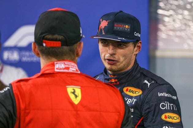 FORMULA 1 GULF AIR BAHRAIN GRAND PRIX 2022, 19 03 2022 Bahrain International Circuit, Sakhir, Bahrain on 19 March 2022 Max Verstappen 1 (NED), HONDA Red Bull Racing RB18 with Charles Leclerc 16 (MON), Scuderia Ferrari F1-75 pole during the FORMULA 1 GULF AIR BAHRAIN GRAND PRIX 2022, Phil Duncan Editorial Use Only Copyright: xPhilxDuncanx ESM-0409-0016