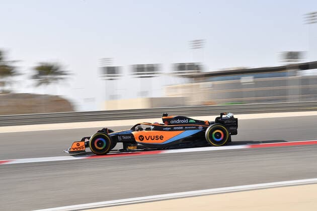 19.03.2022, Bahrain International Circuit, Sakhir, Formel 1 in Bahrain 2022 , im Bild Daniel Ricciardo (AUS), McLaren F1 Team (Foto EU-Images) Sakhir Bahrain International Circuit Bahrain