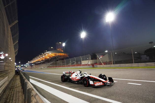 19.03.2022, Bahrain International Circuit, Sakhir, Formula 1 Gulf Air Bahrain Grand Prix 2022 ,im Bild Mick Schumacher (DEU), Haas F1 Team (Foto EU-Images) Sakhir Bahrain International Circuit Bahrain