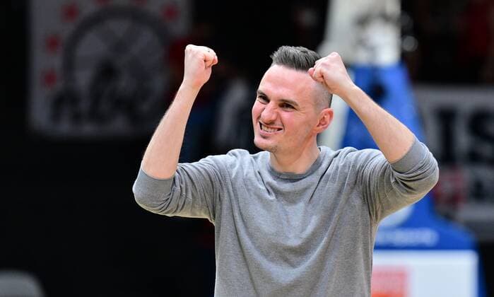 19.03.2022 - Basketball - Saison 2021 2022 - 2. Bundesliga Pro-A - 30. Spieltag: Nürnberg Falcons Basketball Club NBC - Römerstrom Gladiators Trier - - Pascal Heinrichs (Trainer Coach Römerstrom Gladiators Trier ) ballt Faust Fäuste nach Spielende - Jubel Freude