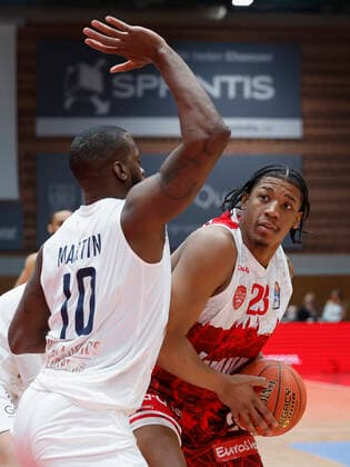 19.03.2022, Basketball, BBL, s.Oliver Wuerzburg - MLP Academics Heidelberg, GER, Wuerzburg, tectake Arena Bild: v. li. Kelvin Martin MLP Academics Heidelberg und Desi Rodriguez (s.Oliver Wuerzburg) Copyright: HMBxMedia xHeikoxBecker