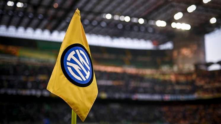 FC Internazionale v ACF Fiorentina - Serie A A corner flag depicting logo of FC Internazionale is seen prior to the Serie A football match between FC Internazionale and ACF Fiorentina. Milan Italy Copyright: xNicolòxCampox