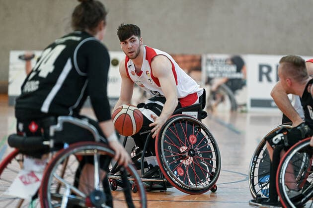 1. Rollstuhl Basketball-Bundesliga, RBC Koeln99ers vs. Rhine River Rhinos, 19.03.2022 Thomas Reier (RBC Koeln99ers 27), 1. Rollstuhl Basketball-Bundesliga, RBC Koeln99ers vs. Rhine River Rhinos am 19.03.2022 in Sporthalle Bergischer Ring, in Koeln (Nordrhein-Westfalen) Copyright: xBEAUTIFULxSPORTS Mueller-Laschetx