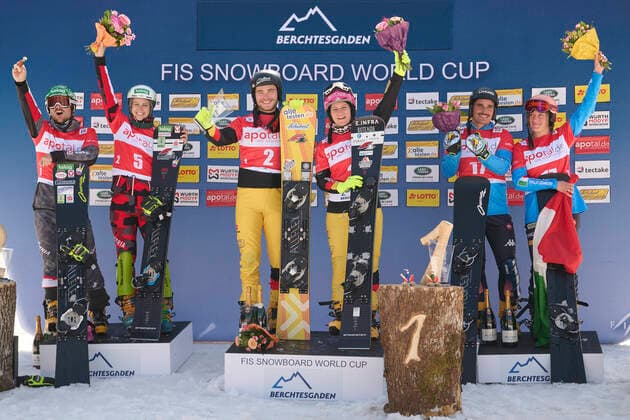 Berchtesgaden, Deutschland 20. März 2022: FIS Snowboard Weltcup Finale - 2021 2022 - Parallel Slalom - Berchtesgaden - 20.03.2022 Siegerehrung PS Team: v.li. Alexander Payer (AUT), Sabine Schoeffmann (AUT), Stefan Baumeister (GER), Ramona Hofmeister (GER), Maurizio Bormolini (ITA) und Elisa Caffont (ITA) Bischofswiesen Götschen Bayern Copyright: xFotostandx xWassmuthx