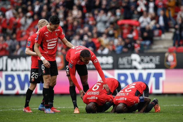 Sport Themen der Woche KW11 Sport Bilder des Tages Joie des joueurs de Rennes apres le but de Serhou Guirassy (Rennes) FOOTBALL : Stade Rennais vs FC Metz - Ligue 1 Uberteat - 20 03 2022 AurelienMorissard Panoramic 