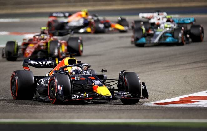 BAHRAIN - Max Verstappen (1) with the Oracle Red Bull Racing RB18 Honda on track during the Bahrain F1 Grand Prix at the Bahrain International Circuit on March 20, 2022 in Bahrain, Bahrain. ANP ROBIN VAN LONKHUIJSEN Bahrain,BAHREIN xVIxANPx xxANPxIVx