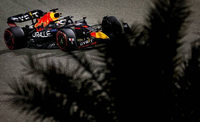 BAHRAIN - Max Verstappen (1) with the Oracle Red Bull Racing RB18 Honda on track during the Bahrain F1 Grand Prix at the Bahrain International Circuit on March 20, 2022 in Bahrain, Bahrain. ANP ROBIN VAN LONKHUIJSEN Bahrain,BAHREIN xVIxANPx xxANPxIVx
