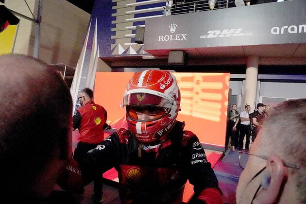 Formel 1 in Bahrain 2022 20.03.2022, Bahrain International Circuit, Sakhir, Formel 1 in Bahrain 2022 , im Bild Sieger Charles Leclerc (MCO), Scuderia Ferrari, 2.Platz für Carlos Sainz Jr. (ESP), Scuderia Ferrari, 3.Platz für Lewis Hamilton (GBR), Mercedes-AMG Petronas Formula One Team