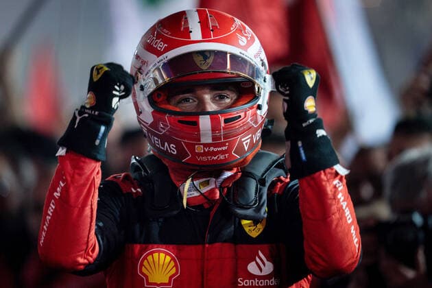 Bilder des Jahres 2022, Sport 03 März Sport Themen der Woche KW11 Sport Bilder des Tages March 20, 2022, Sakhir, Bahrain: Scuderia Ferrari driver CHARLES LECLERC of Monaco celebrates after winning the 2022 FIA Formula One Bahrain Grand Prix, at Bahrain International Circuit. Sakhir Bahrain - ZUMAg147 20220320_mda_g147_007 Copyright: xJamesxGasperottix